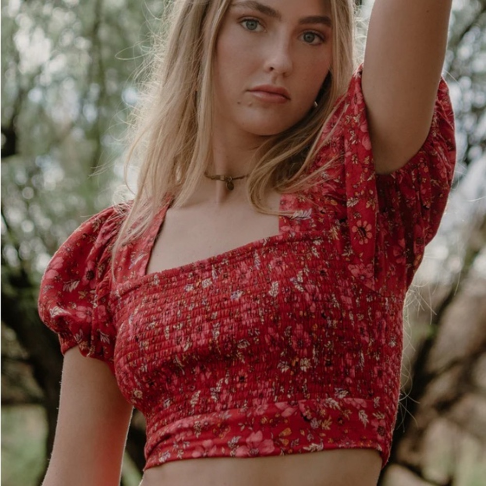 Band of the Free womens large red spring floral boho open back crop smock top